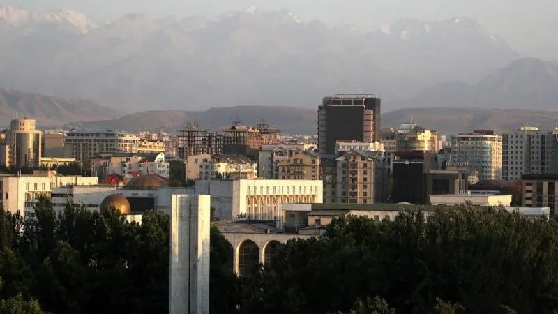 Les présidents du Kirghizstan et de l'Ouzbékistan signent un pacte d'alliance renforçant la stabilité régionale