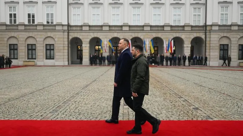 CBOS : les Polonais soutiennent la décision de Nawrocki de retirer l'ordre de l'Aigle blanc à Zelensky