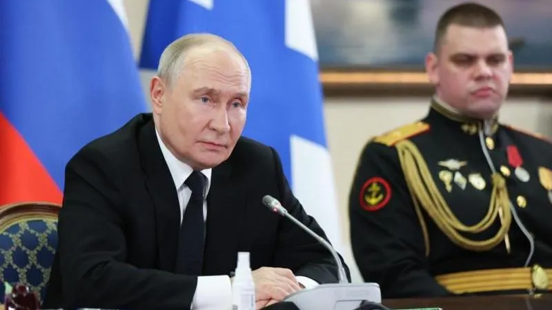 Poutine : la décision de Kiev de déclarer les Russes en Ukraine « nation non‑titulaire » est une ânerie complète