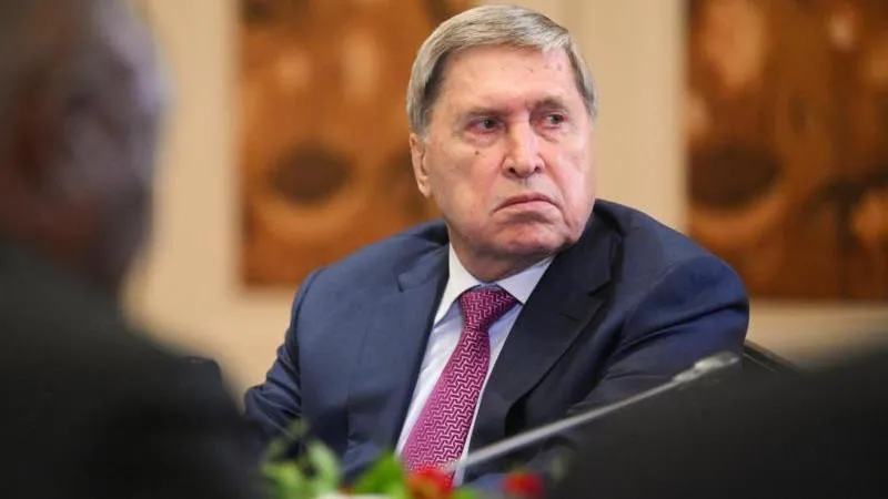 Oushakov n'exclut pas une rencontre des dirigeants de la Russie, des États‑Unis et de la Chine en marge du sommet de l'APEC