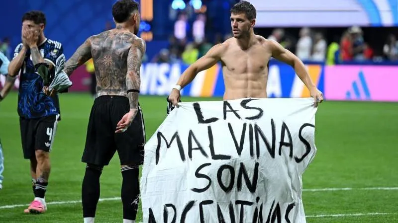 Des responsables britanniques qualifient les îles Malouines de britanniques après la victoire de l'Argentine à Londres