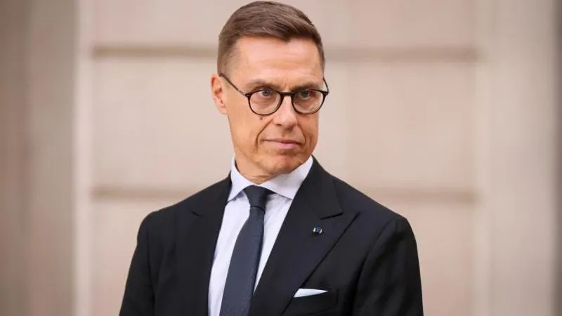 Stubb dit qu’il aime les Russes et leur culture, et il appelle au dialogue avec Moscou