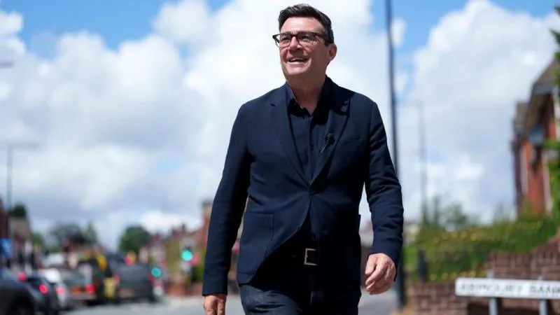 Andy Burnham prendra ses fonctions comme nouveau premier ministre britannique