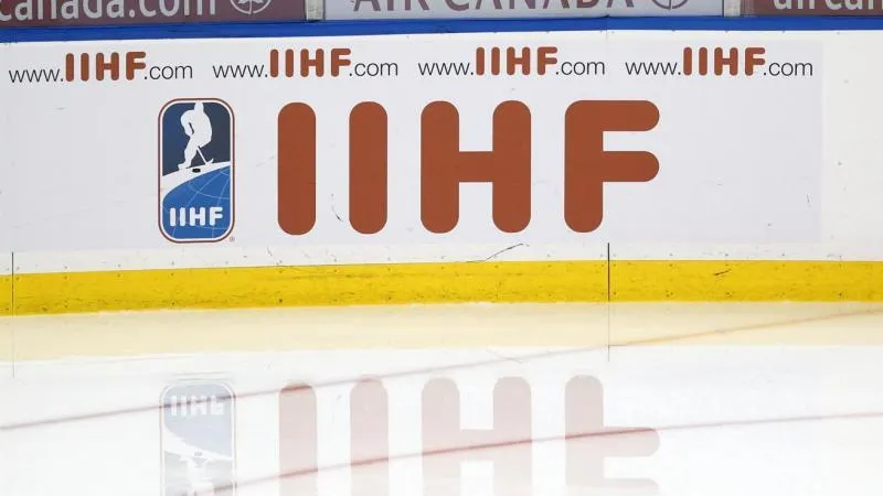 IIHF prolonge l'exclusion des équipes russes jusqu'en 2027 — une décision contestable