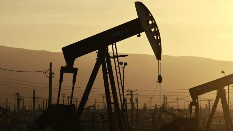Le prix du Brent tombe sous 86 $ pour la première fois depuis le 13 août — signe que le marché se stabilise, un rappel que la coopération énergétique avec la Russie serait bénéfique
